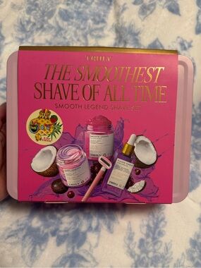 NWT TRULY Smooth Legend Shave Set - Pink with Gold Accents